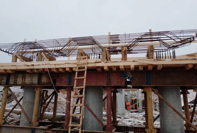 Строительство, ремонт, реконструкция и содержание искусственных     сооружений на автомобильных и железных дорогах